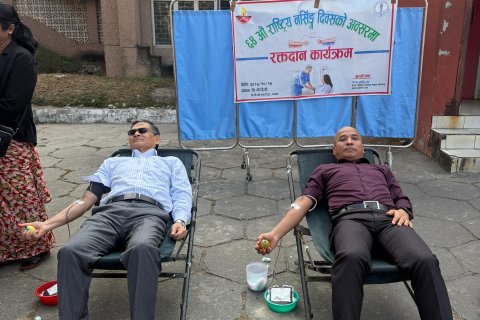 Blood donation by prof.Dr.Bikram Prasad Shrestha,Vice chancellor sir & prof.Ramananda Chaudhary, chief college of nursing- bpkihs